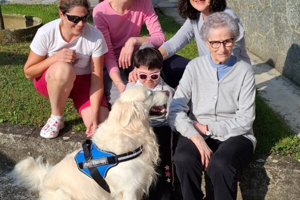Pet Therapy per quattro differenti generazioni Pet Therapy per quattro differenti generazioni
